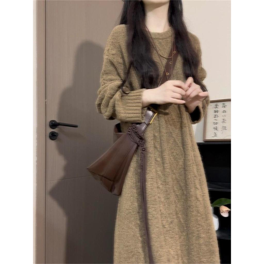 Winter 2025 Best-Selling Korean Style Elegant Retro Slimming Wool Knit Dress