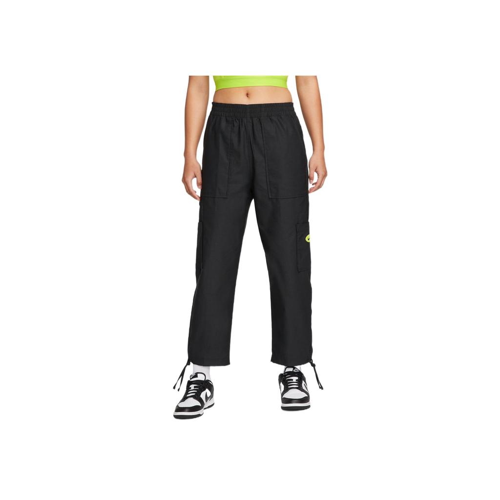 Nike Hose mit elastischem Bund, Kordelzug am Saum und Seitentaschen, Damenhosen, Schwarz, DM6571-010