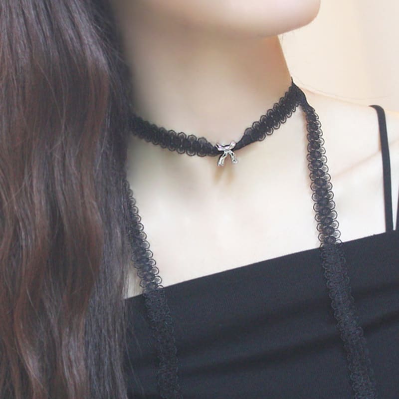 Glammuse Ribbon Lace Choker