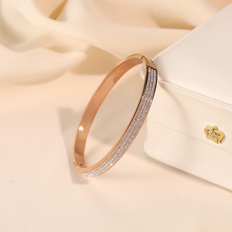 High-End Women's Stainless Steel Bracelet - Non-Fading, Titanium Steel, Elegant Buckle Jewelry