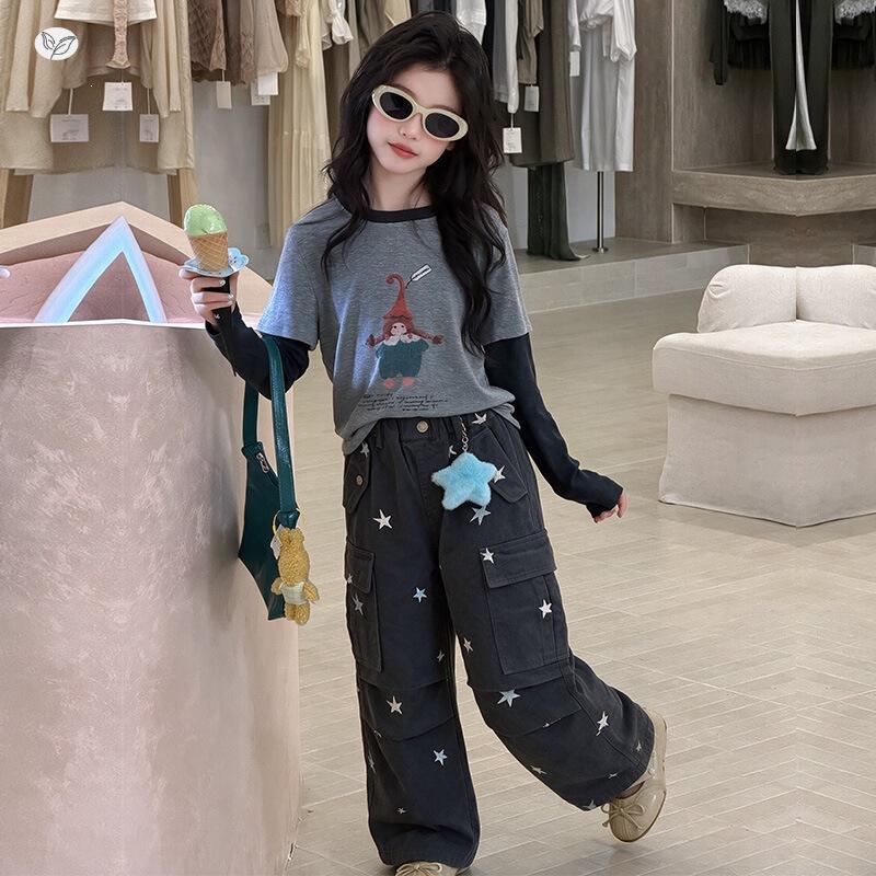 Girls' 2026 Autumn Korean Style Two-Piece Cartoon T-Shirt Set with Star Pocket Cargo Pants