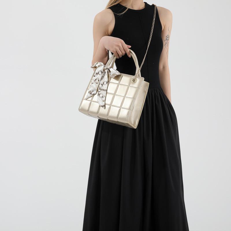 Trendy Street Style Pu Material Butterfly Bowknot Women's Large Bag With Chain Shoulder Strap