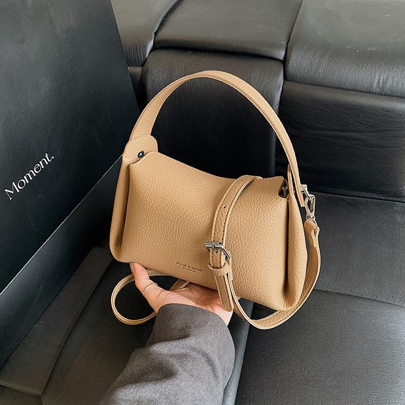 Super fire small bag women's spring and summer versatile 2025 new simple messenger bag women's popular small square bag this year
