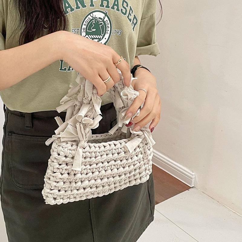 Fashion Solid Color Women's Knitted Small Handbag Woven Luxury Design Tassel Shoulder Bag Wrist Bag