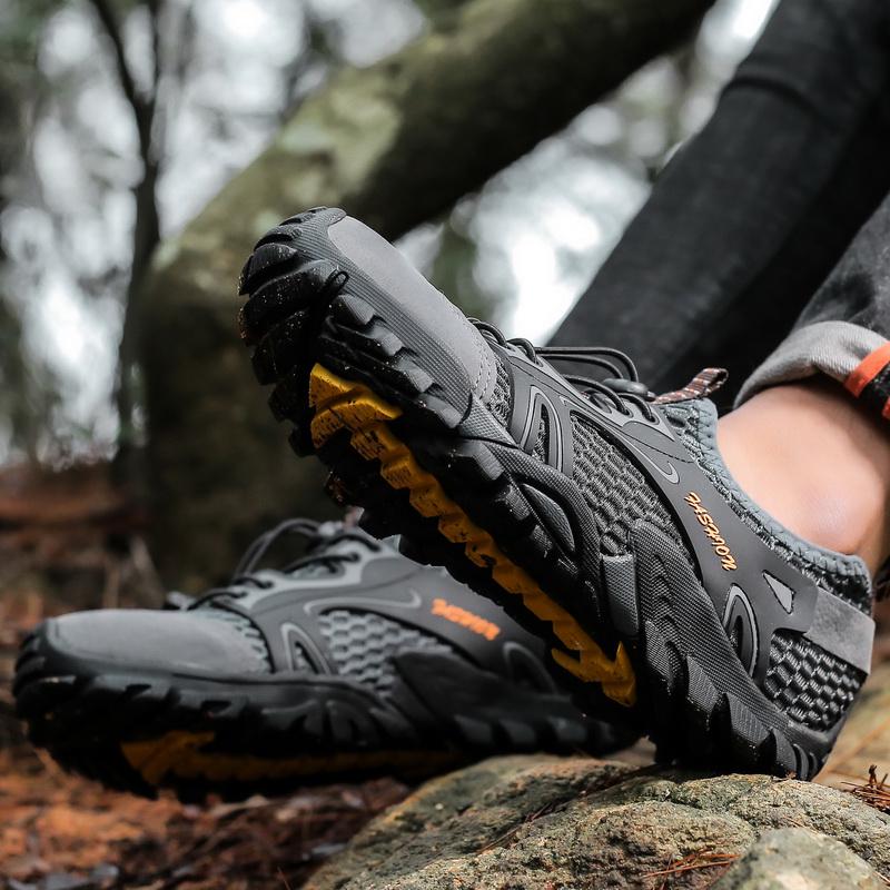 Professional Aqua Shoes Men Non-slip Water Shoes In Trekking Upstream Shoes Quick-Dry Beach Light Water Sports Sneakers