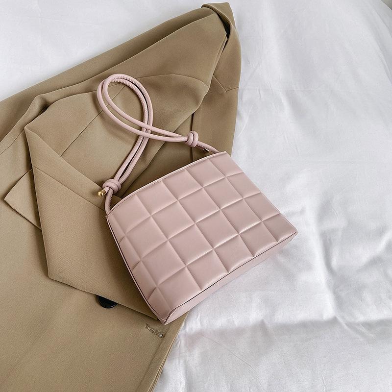 

Летняя ретро маленькая сумка 2020 популярная новая однотонная трендовая универсальная клетчатая сумка-мессенджер модная наплечная сумка-подмышка розовый