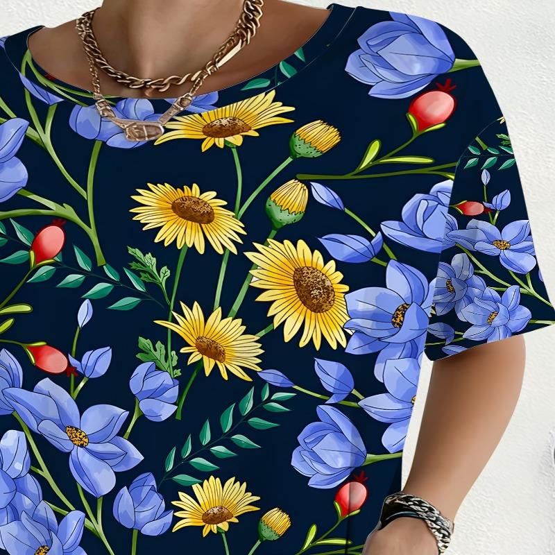 1 loose-fitting short-sleeved T-shirt with blue floral and sunflower prints and pockets