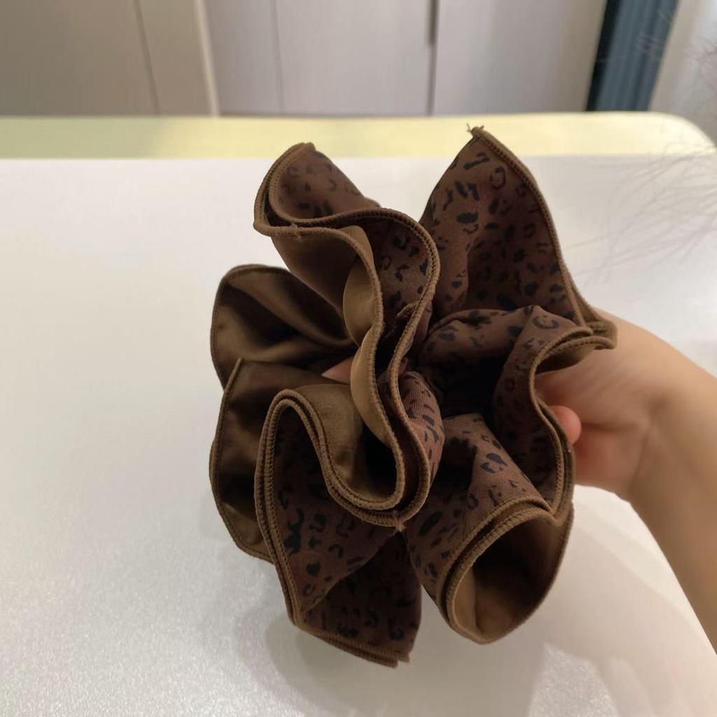 Leopardenmuster Satin Colorblock Scrunchie Stirnband für vielseitige Dutt-Frisuren