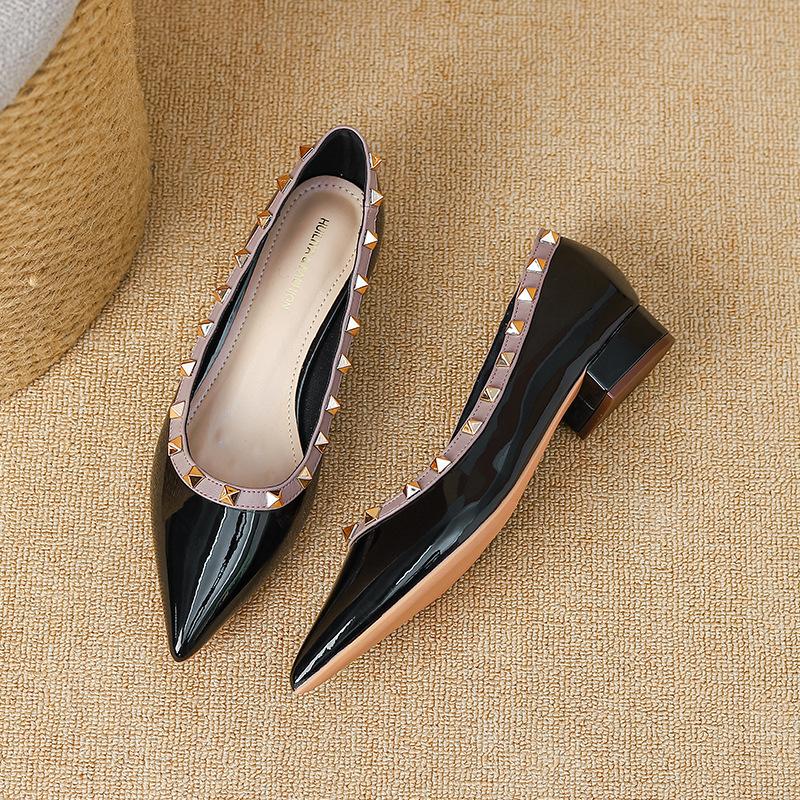 

Y3318-22025 Rivet tip shallow mouth patent leather one pedal thick heel single shoes classic boat shoes women 35 чёрный