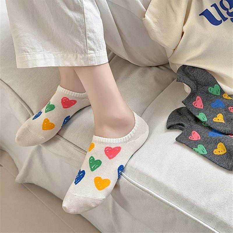 5/10 Pairs Women Heart-Shaped Pattern Boat Socks Colorful Graffiti Sweat Absorbing Breathable Silicone Non Drop Invisible Socks