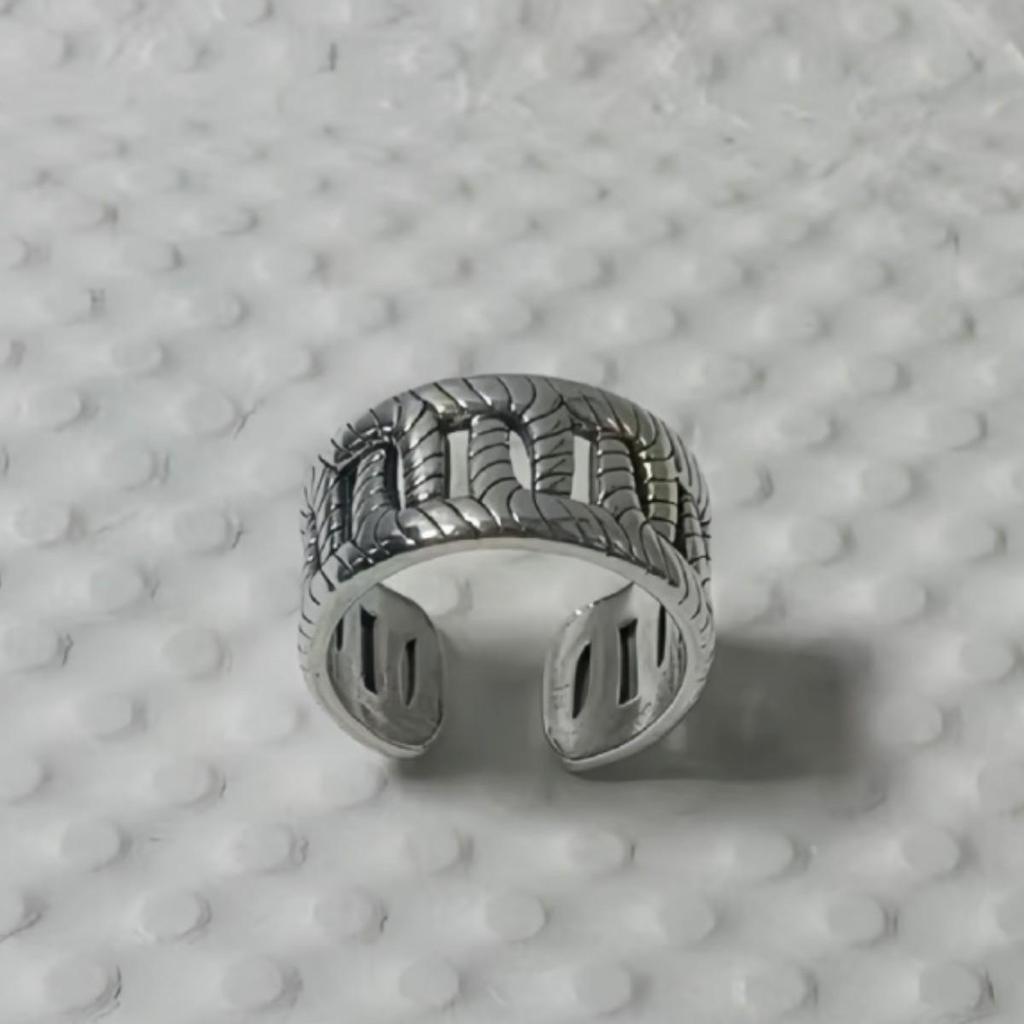 Hong Kong Style Personalized Distressed Braided Wide Chain Open Ring