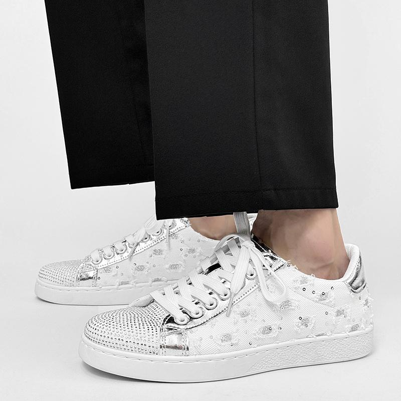 Casual Men Designer Rivet Punk Board Shoes Fashion Canvas Breathable Flat Black Shoes Fashion Breathable Flat Canvas Holes White