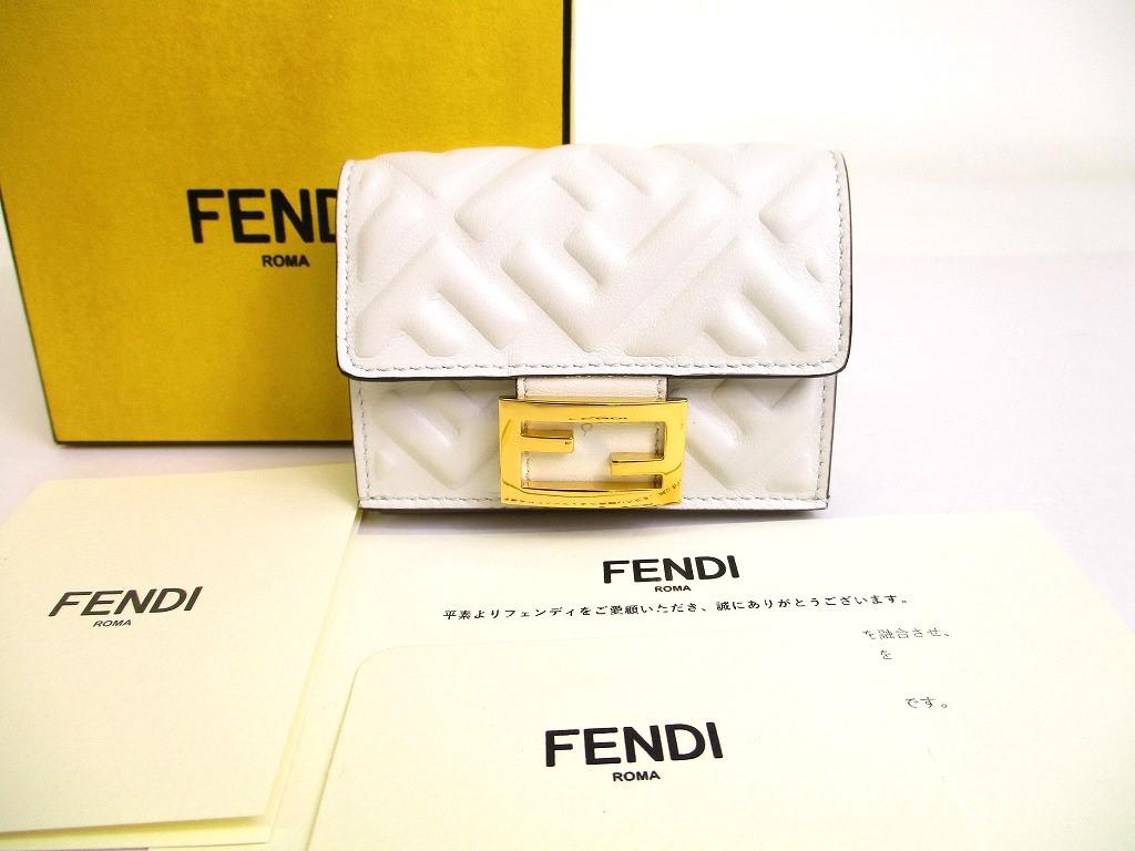 

Автентичний білий шкіряний багет FENDI, компактний гаманець №9932 відремонтований