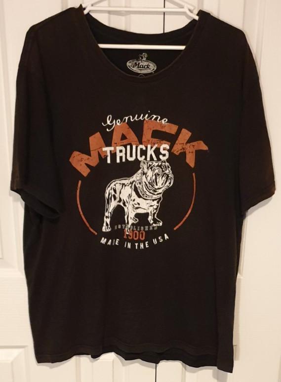 MACK TRUCKS Official Bulldog Logo Graphic TShirt. Colour Brown. Size Adult 3XL. Unisex T-Shirt M
