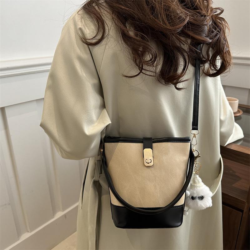 Fashion Autumn and Winter Lock Casual 2025 New Trend Large Capacity Retro Color Matching Crossbody Handheld Bucket Bag Women