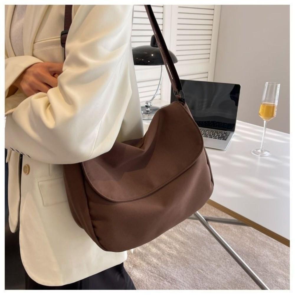 Nylon Crossbody Bag Large Capacity Japanese Style Message Bag Solid Color Lightweight Shoulder Bag Outdoor Fashion Accessories