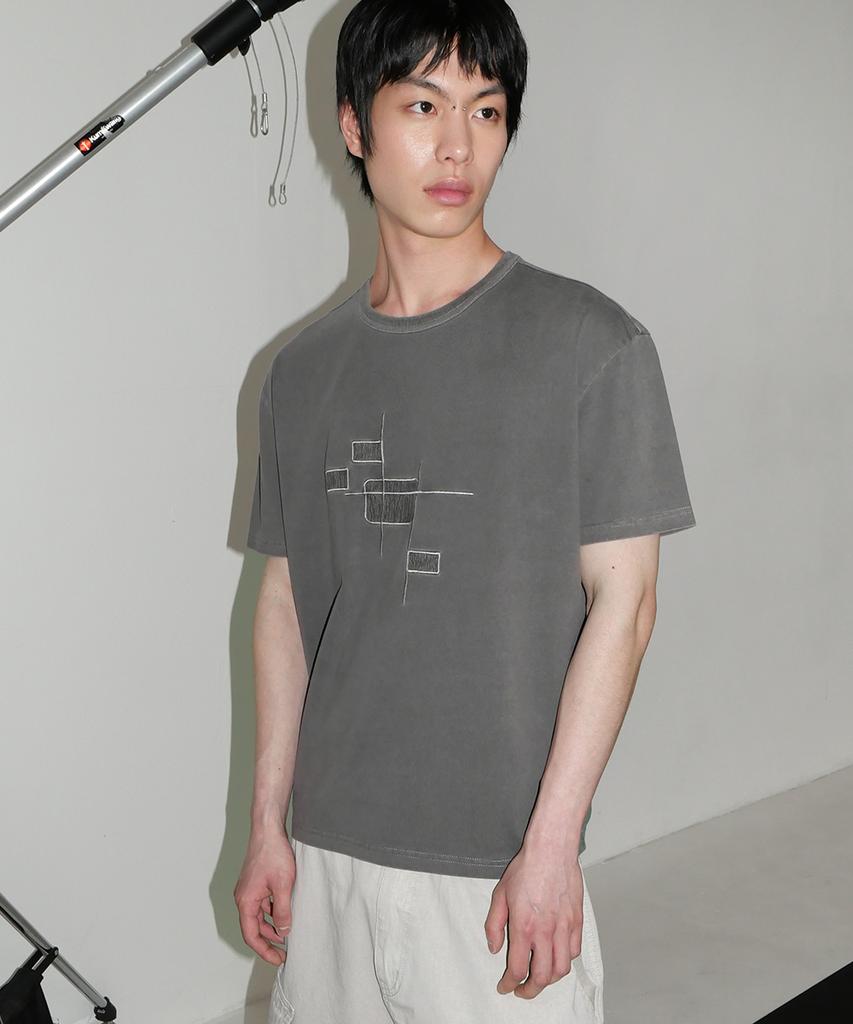 INTEMPOMOOD Distortion Graphic T-Shirt_Charcoal