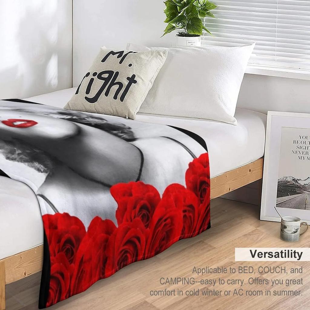 Marilyn Monroe - Love - D82 Throw Blanket Luxury Throw Blanket Decorative Sofa Blanket