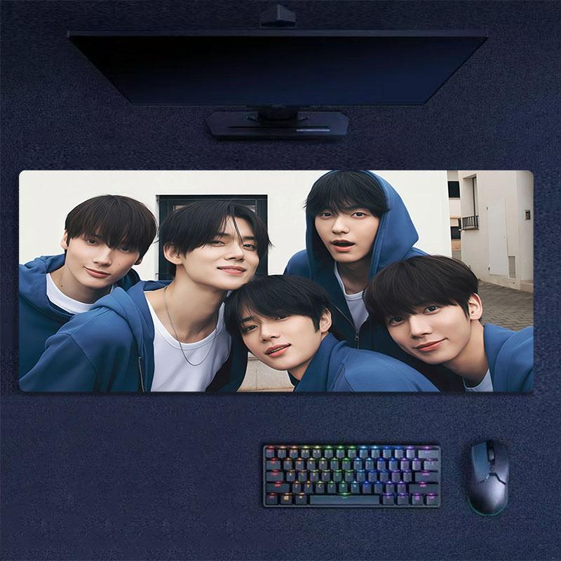 TXT Art Mouse Pad, Large Gaming Desk Mat, Non-slip XXL Mousepad for Laptop & Tablet, Mini PC Playmat with Stitched Edges