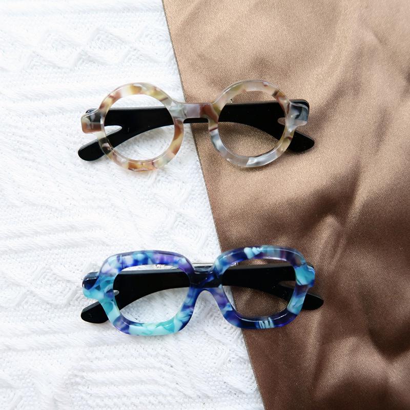 Yi'ai Bestseller: European-American Eyeglass-Shaped Acrylic Brooch - Unique Style Corsage Accessory