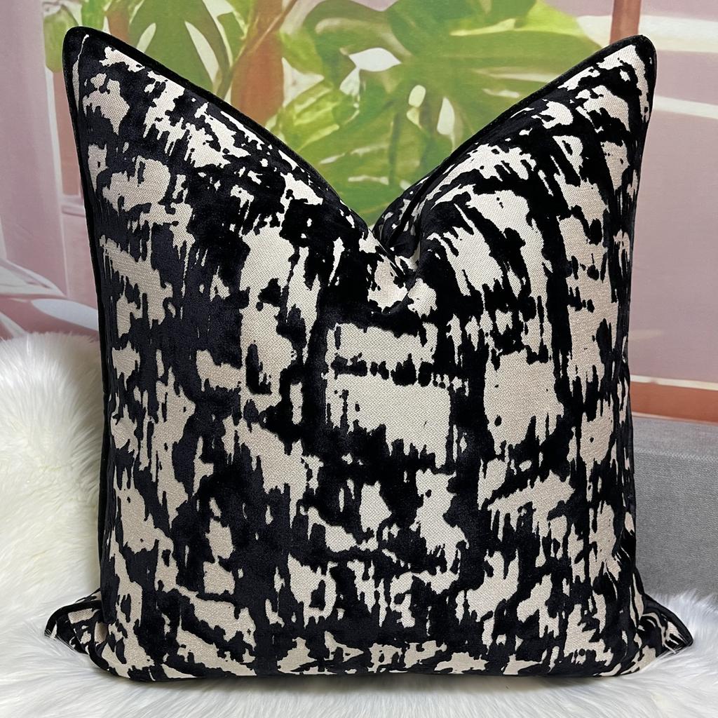 Custom Luxury Hotel Throw Pillow Cushion Cover Velvet Fabric Woven Animal Printing Soft Living Textured Black White Piping