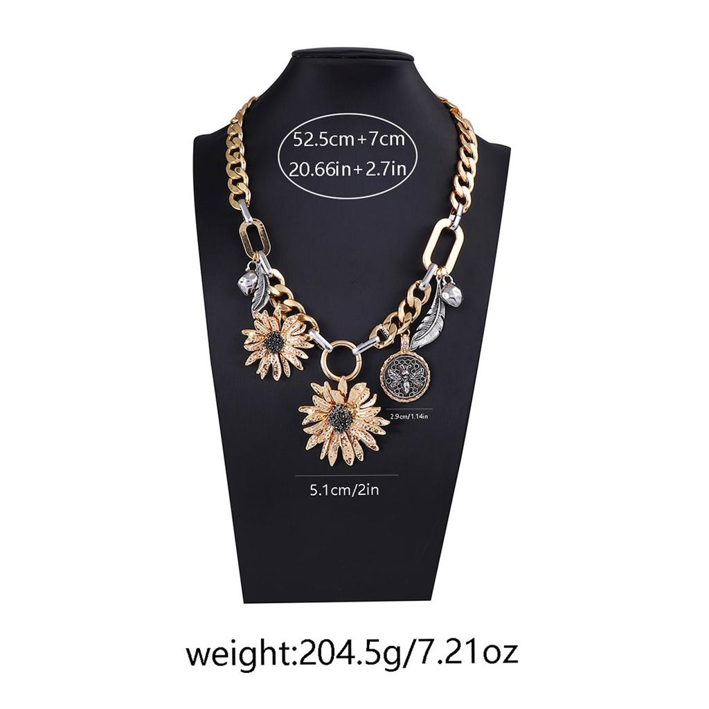 Alloy Exaggerated Sunflower Leaf Pendant Necklace Female, Personalized Trend Light Luxury High-end Design Necklace