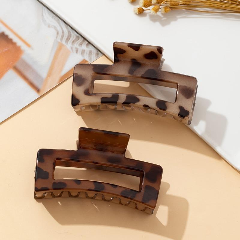 2pcs Leopard Print Hair Claw Set Stylish Back-of-the-Head Clips for Women's Daily Outfits and Party Wear Suitable for Bathing