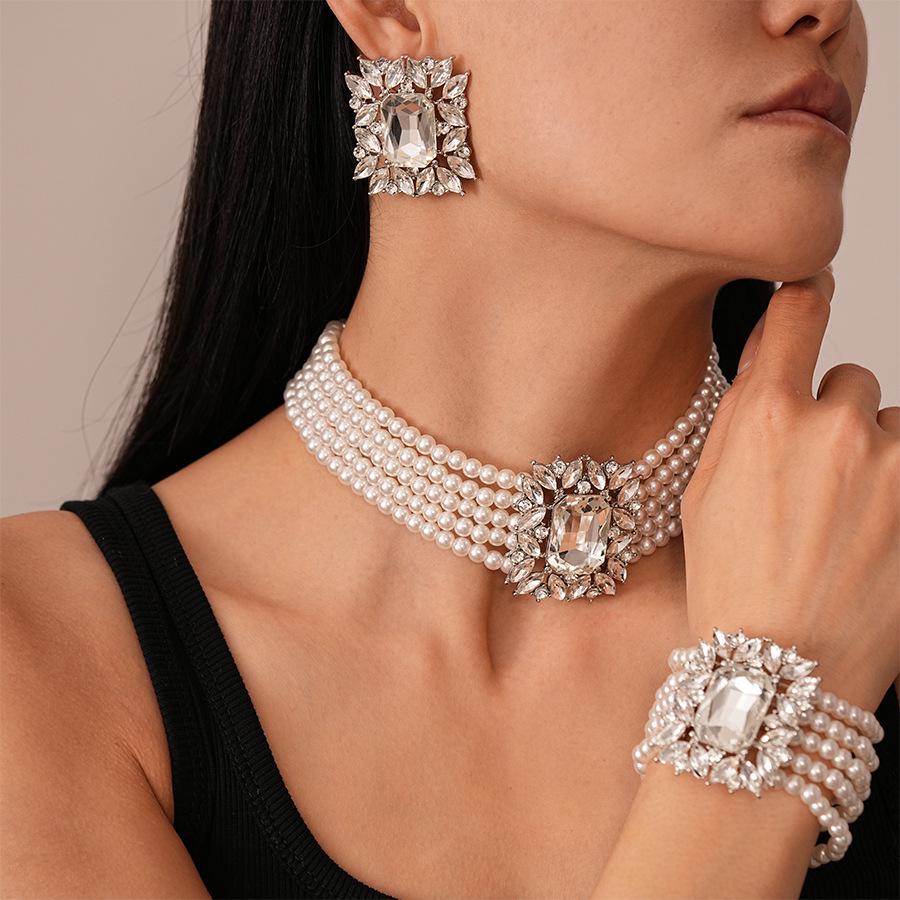 Baroque Diamond Pearl Clavicle Necklace – French Court Style Luxury for Women