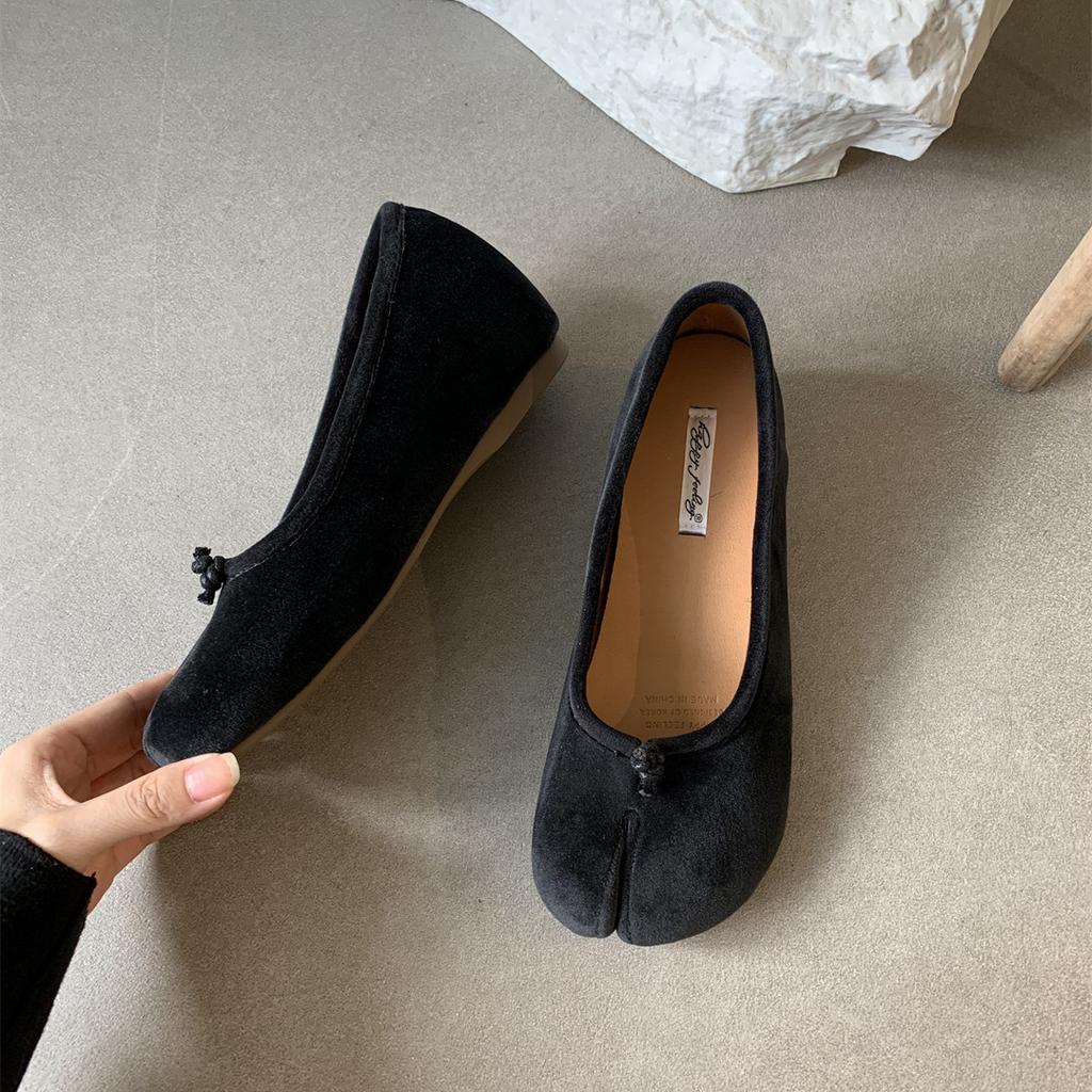 Dámské baleríny Tabi Ninja boty Dámské mikrovlákno Sametové pohodlné baleríny Pantofle s rozděleným prstem Měkká podrážka Mokasíny 2025 Nové módní boty M