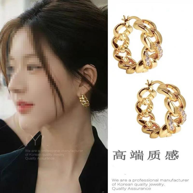 Xu I is dazzling Zhao Lusi Xu Yan same silver needle zircon pearl earrings elegant stud earrings light luxury high-end earrings