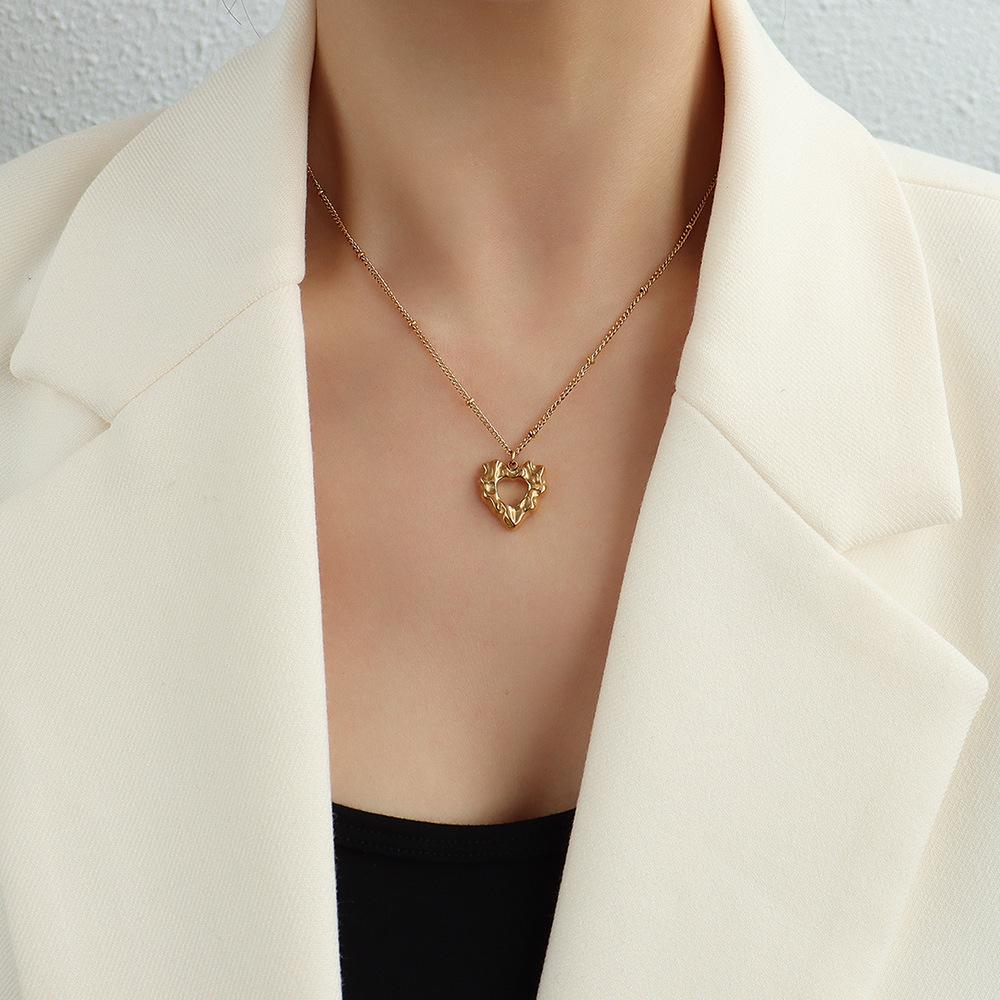 Brand French-Style Choker: Peach Heart Love Pendant Necklace, 18K Gold Titanium Steel Clavicle Chain Jewelry