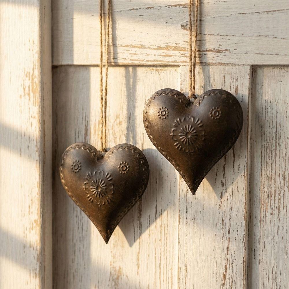 2PCS Vintage Heart Shaped Hanging Pendant Iron Heart Shaped Ornament Wall Decor  for Home