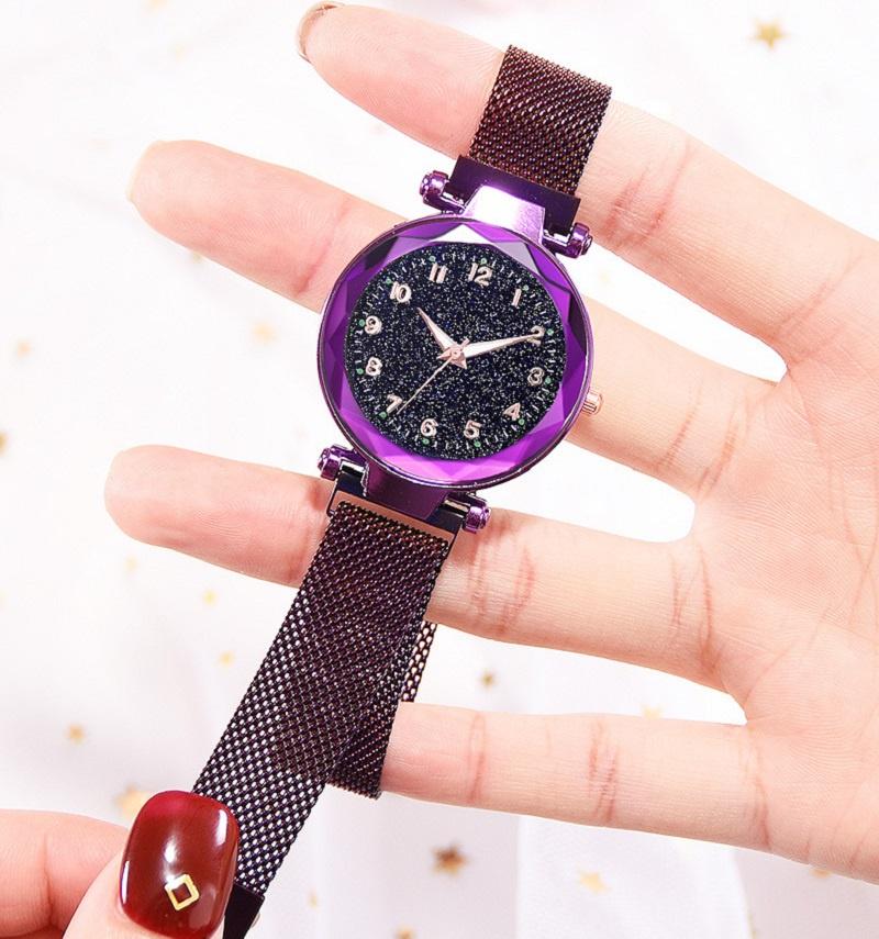 Women Fashion Luminous Numbers Starry Sky Quartz Watch Magnetic Wristwatch Buckle
