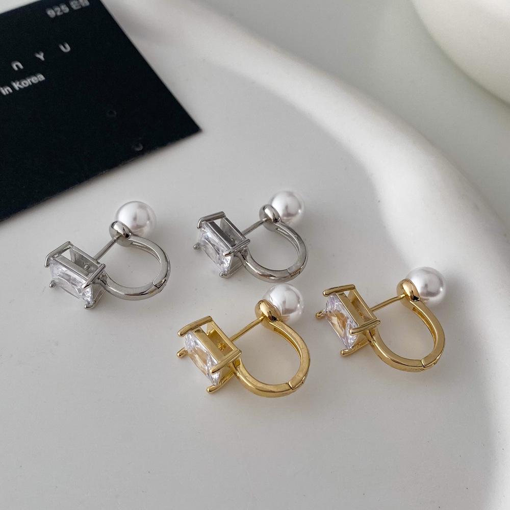 

Korean Style Geometric Crystal Pearl Ear Cuffs with Gold-Plated Copper