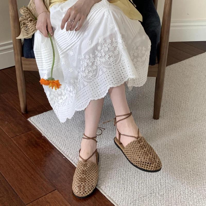 Fashion Roman Style Woven Mesh Brand Flat Sandals Women Fashion Hollow Cross Tied Design Casual Shoes Summer Outdoor Non-slip Beach Shoe