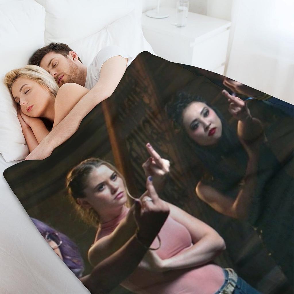 Runaways Girls Throw Blanket Softest Custom Retros Vintage Blankets
