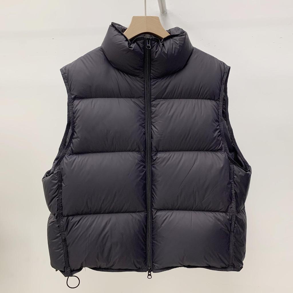 Women's White Duck Down Sleeveless Stand Collar Vest - Korean Style, Versatile, Warm and Thickened for Autumn and Winter.