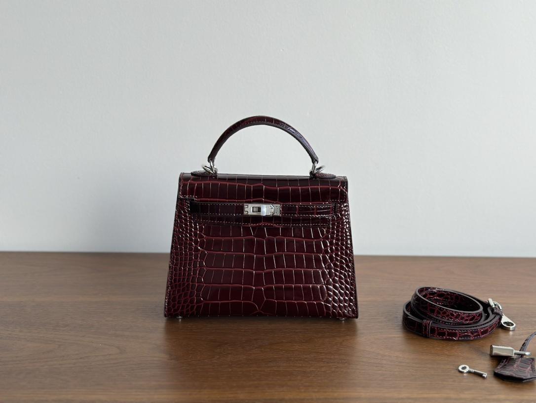 

22см Замінник зі шкіри корови Жовта нитка зі шкіри корови Верхній шар шкіри корови Сумка-портфель Модна Одиночна шкіряна прикраса Жіноча сумка 22cm