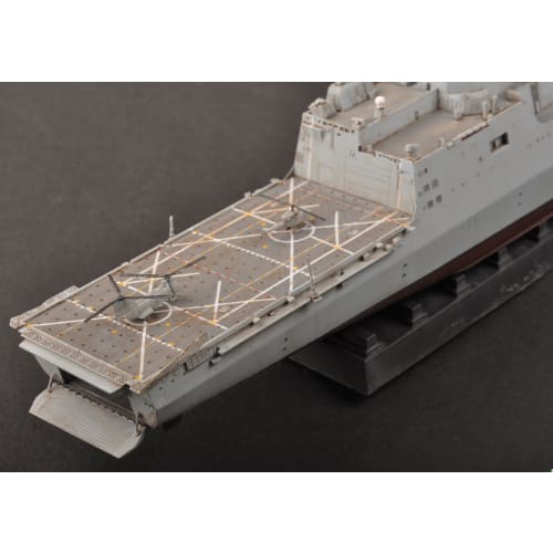 Hobby Boss 1/700 Scale Ship Series US Navy Transport Landing Ship New York LPD-21 Plastic Model
