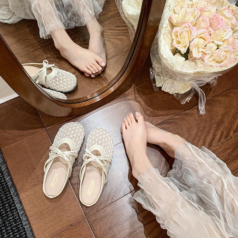 2025 Fashionable Outer Slippers New Cool Slippers Female Mary Jane Hollow Designer Summer Flat Slippers Female