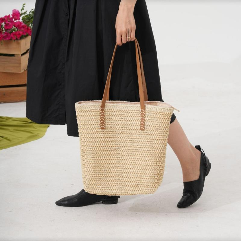 Simple One-shoulder Straw Woven Bag New Woven Bag Women's Large-capacity Tote Bag Versatile Straw Bag Resort Wind Beach Bag