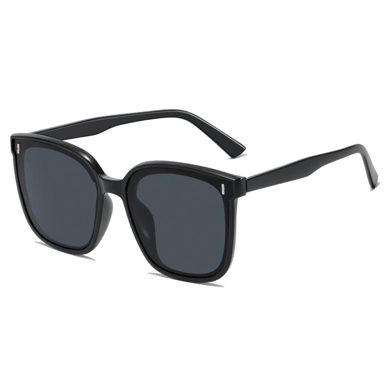 2024 Trendy Anti-UV Sunglasses for Women & Men - Douyin Influencer Style, Big Face Slimming, Perfect for Driving.