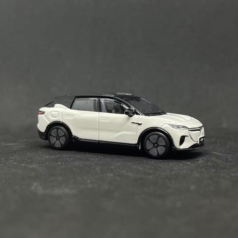 Bburago 1:64 VOYAH Courage SUV Alloy Car Model Diecast Metal New Energy Vehicles Car Model High Simulation Collection Kids Gifts