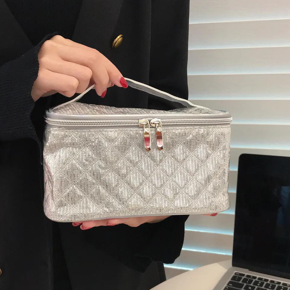 

WTEMPO Ins Высококачественные однотонные серебряные водонепроницаемые косметички для женщин Портативные ручные косметички большой вместимости 1pc серебряный