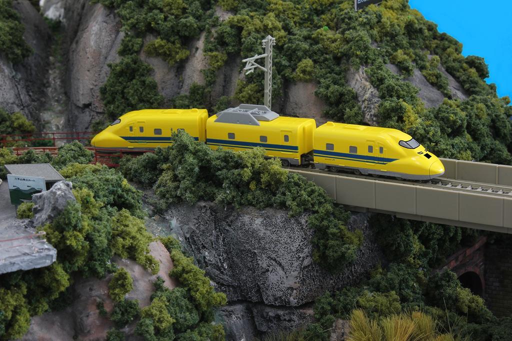 Rokuhan Z Gauge Z Shorty Type 923 Doctor Yellow T5 Formation Railway Model Train ST004-1