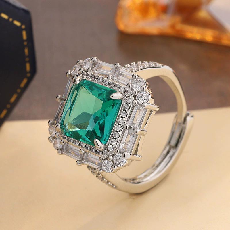 New Exquisite Fashion  Sterling Silver Emerald Zircon Rings for Ladies Wedding Engagement Rings Green Square CZ  Gifts