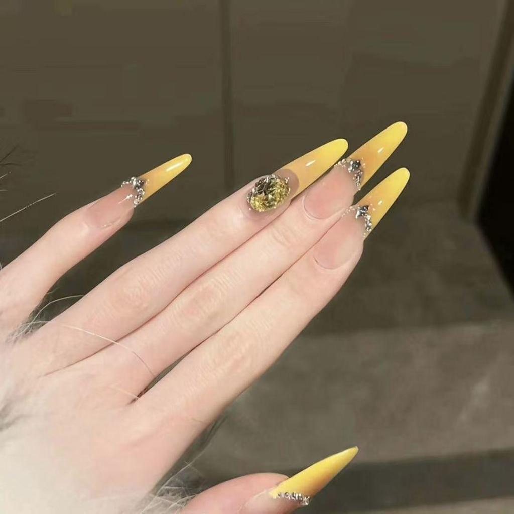 Elegant Gradient French Style Rhinestone Nails - Spring/Summer Skin Brightening, Removable Wearable Nail Art.