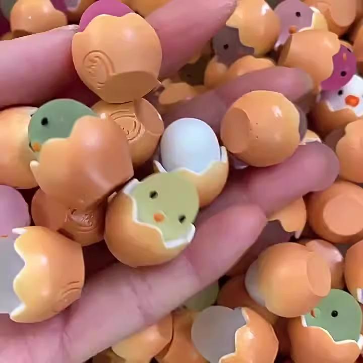 Leuchtende Eierschalen-Kükenfigur - DIY Harz-Mikrolandschaft Geschenk für Kinder