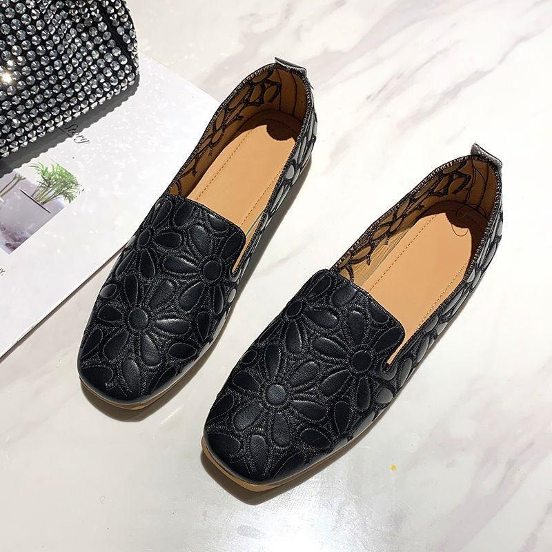 Hollow hole single shoes women's flat bottom fat wide fat feet mother shoes loafers large size ladyshoes Doudou shoes