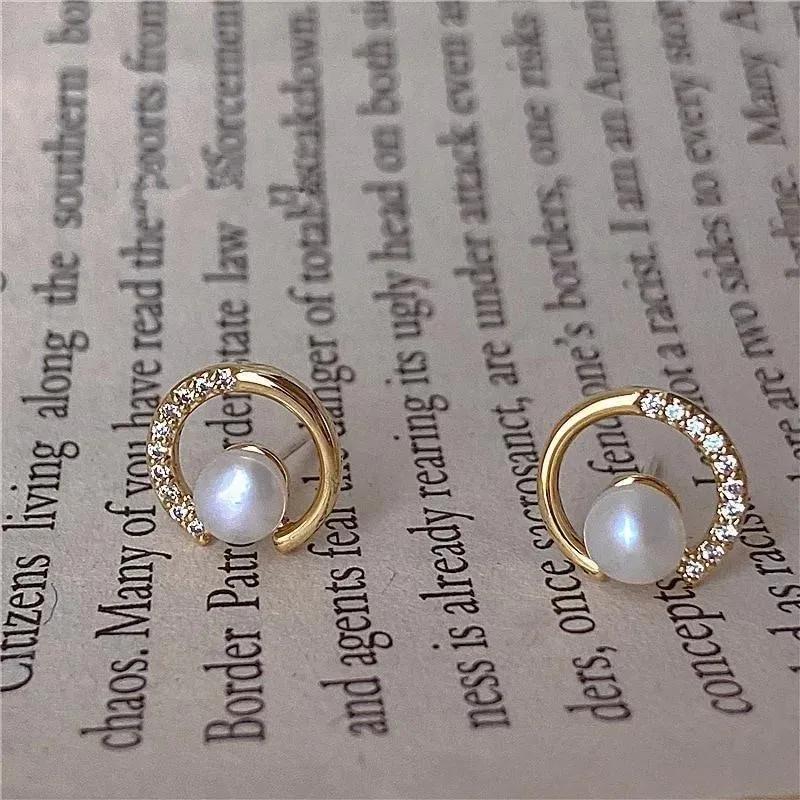 1 Pair Fashion Women Exquisite Pearl Round Stud Earrings for Women Crystal Jewelry